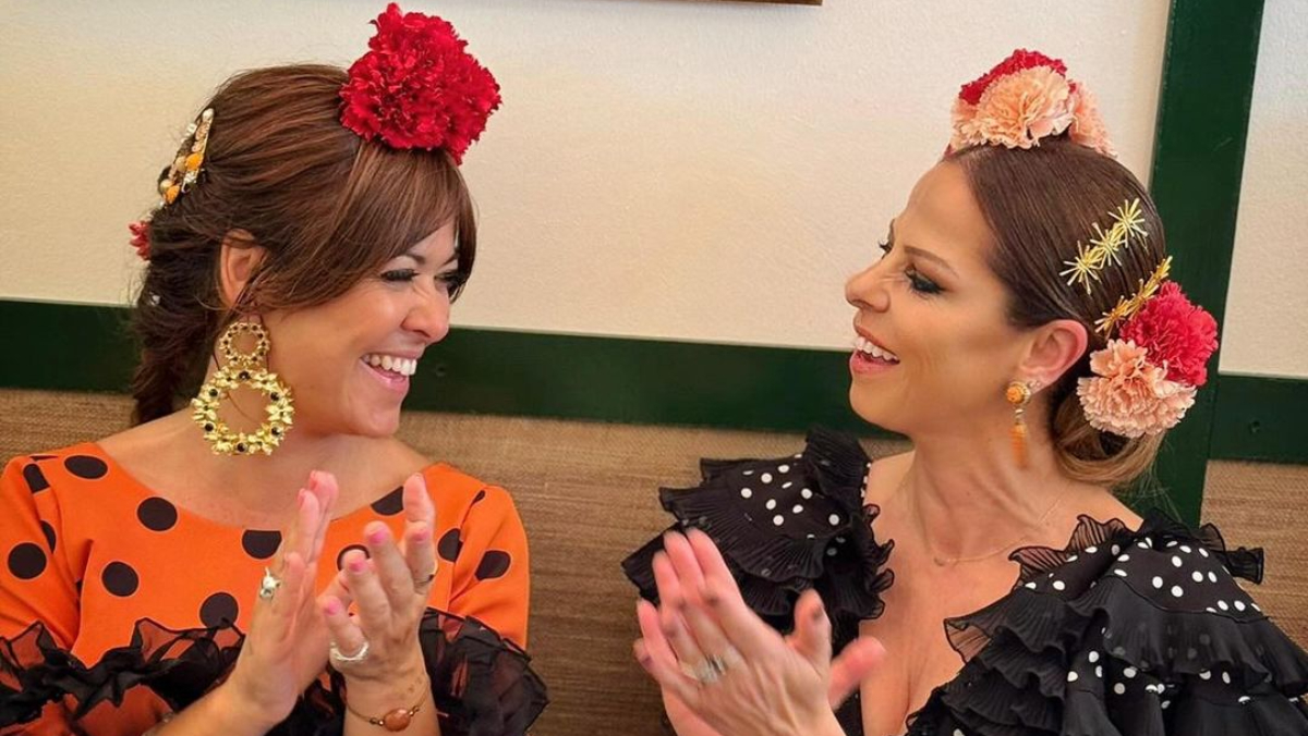 Vanesa Martín en la Feria de Abril con Pastora Soler